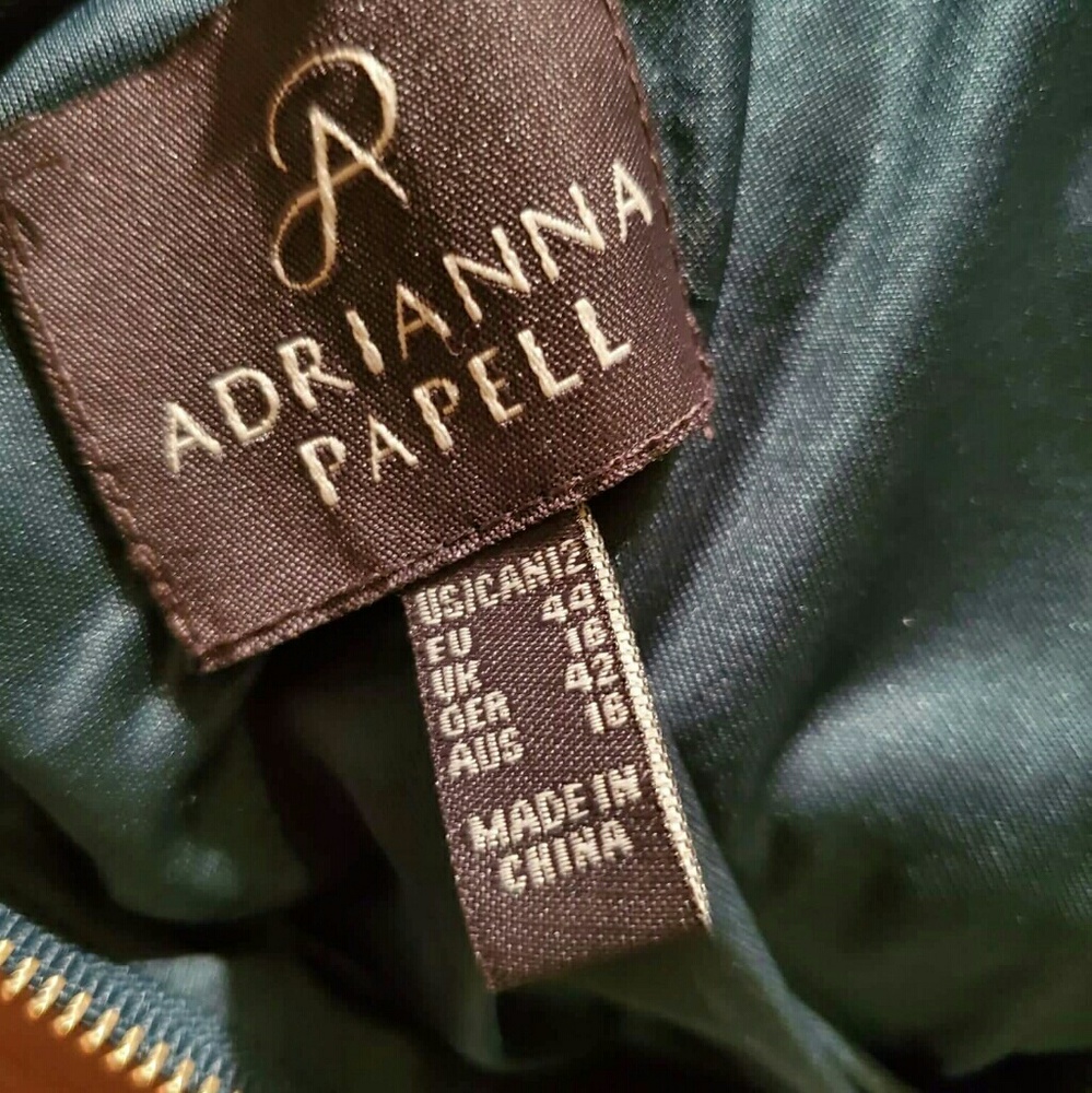 Adrianna Papell - Picture 3 of 6